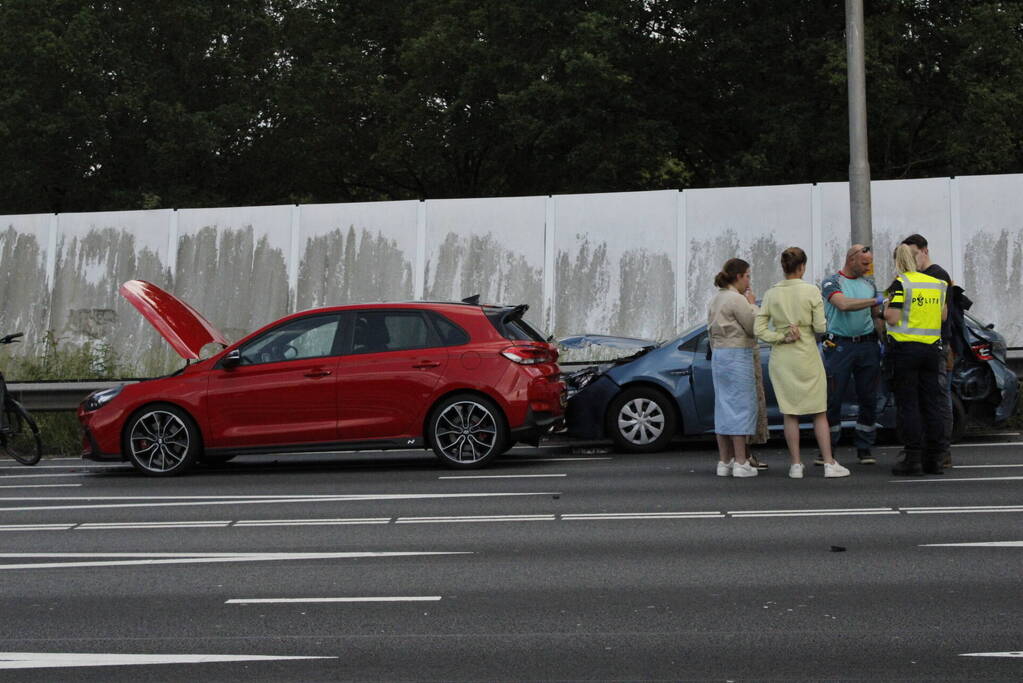 Meerdere gewonden na botsing tussen auto's op afrit