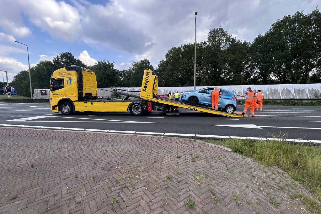 Meerdere gewonden na botsing tussen auto's op afrit