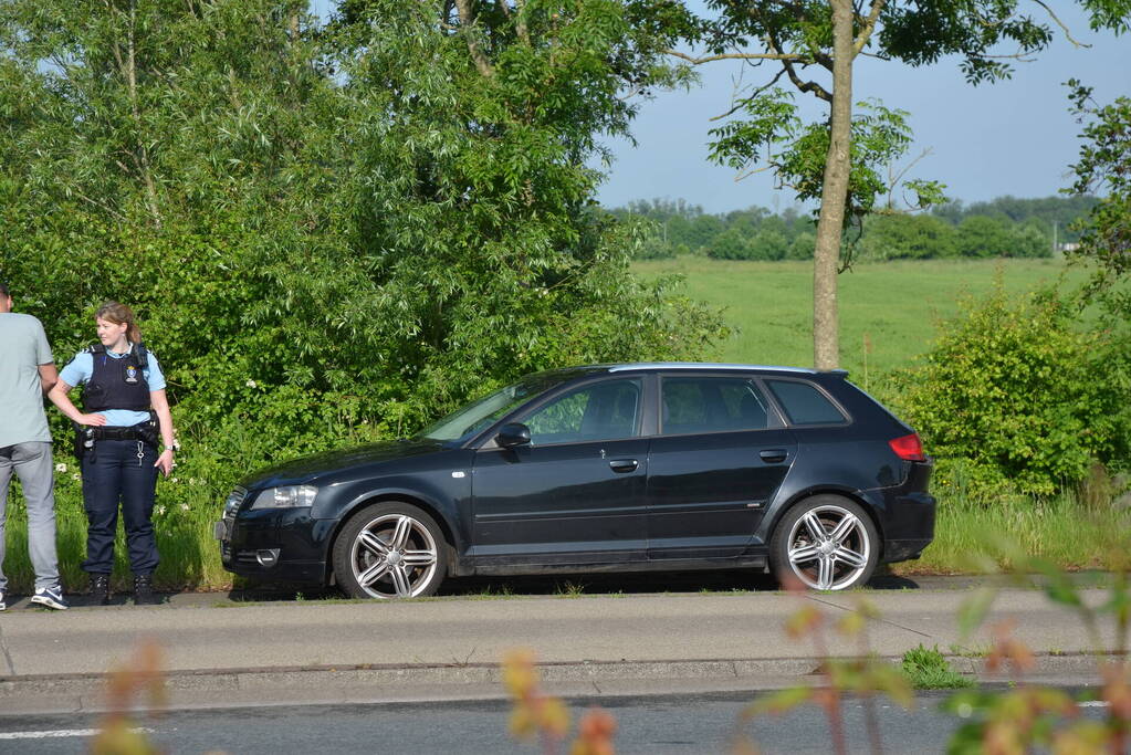 Schade bij ongeval tussen drie voertuigen