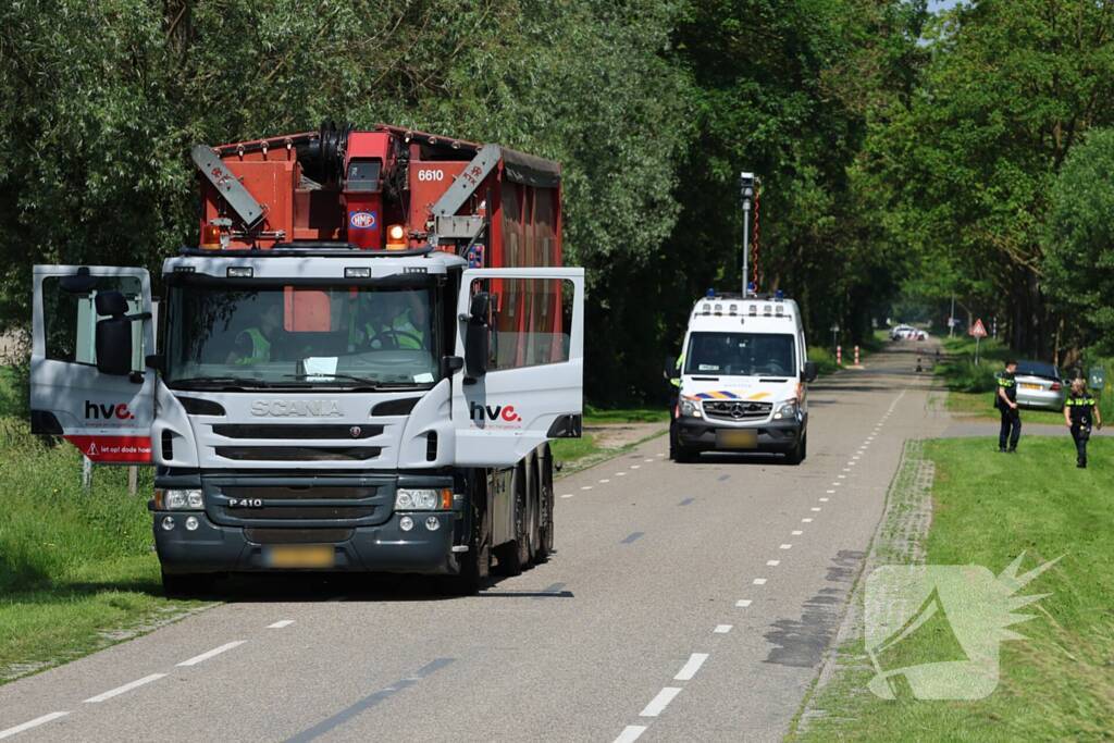 Voetganger zwaargewond bij ongeval met vrachtwagen