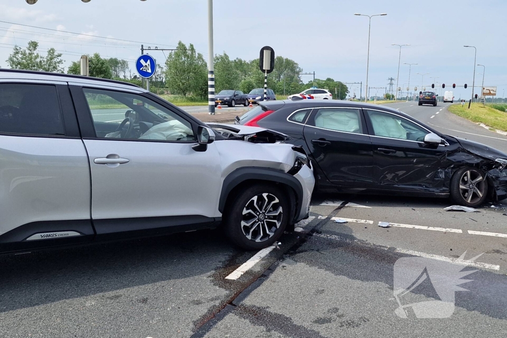 Twee Gewonden en geschrokken Kinderen bij Ongeval