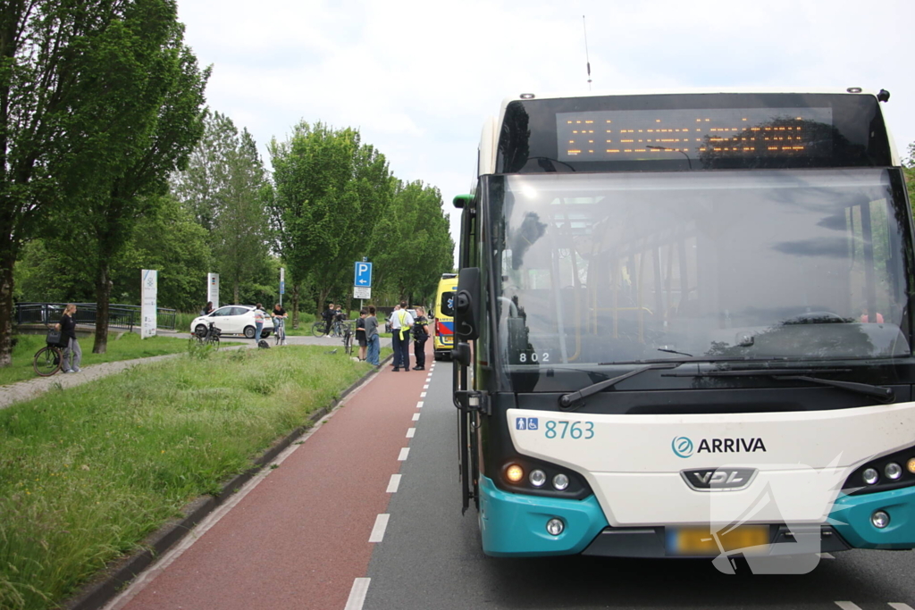 Fietser gewond bij aanrijding met lijnbus