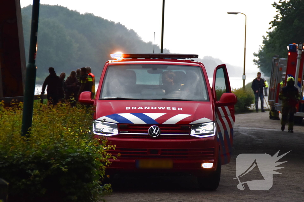 Grote zoekactie na vermist persoon in kanaal