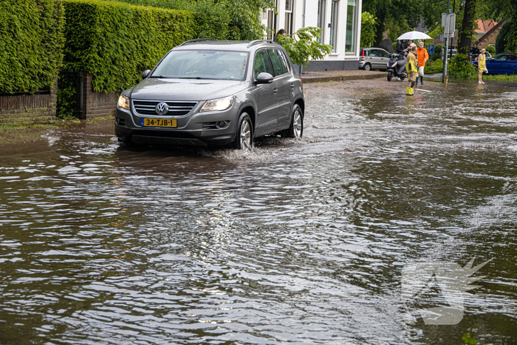 Stortbui veroorzaakt ondergelopen straten