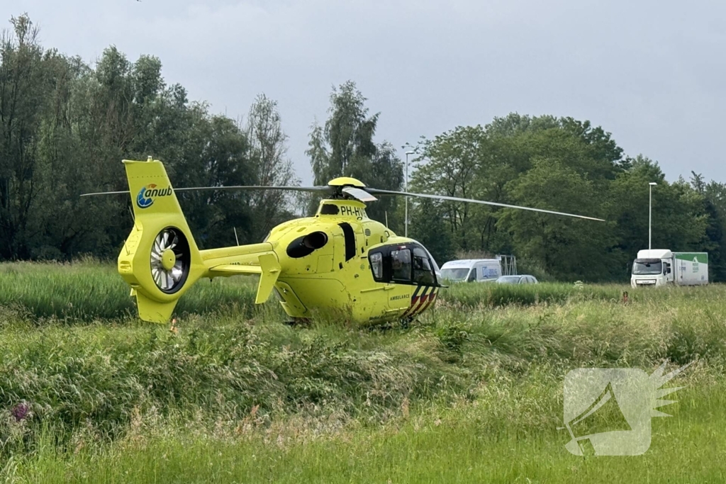 Traumateam ingezet voor kop-staartbotsing met meerdere vrachtwagens