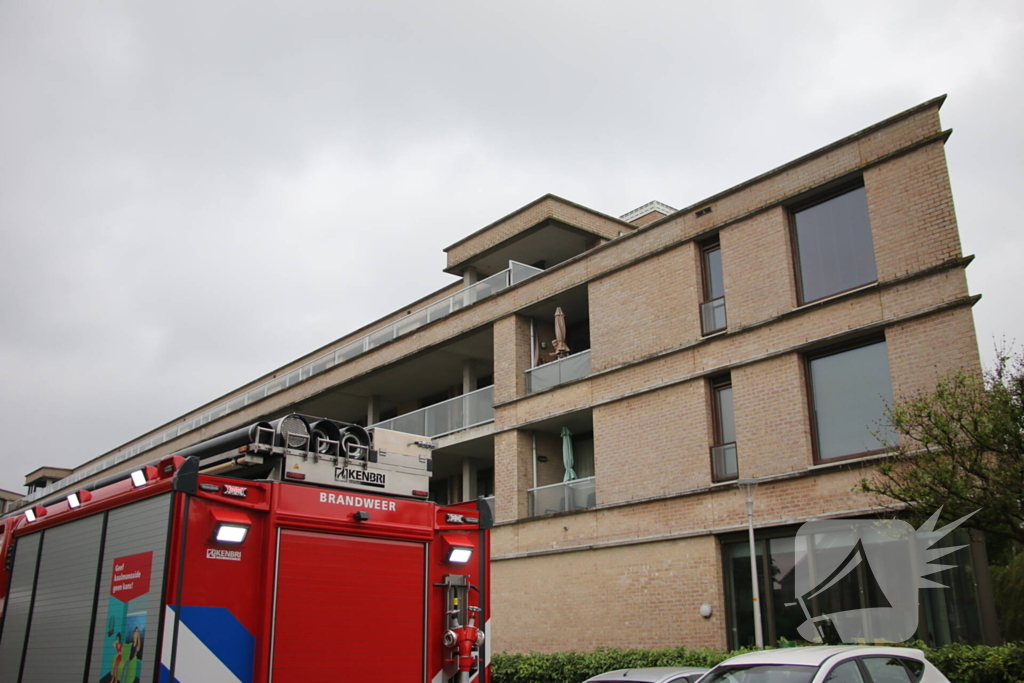 Brandweer helpt buitengesloten bewoonster