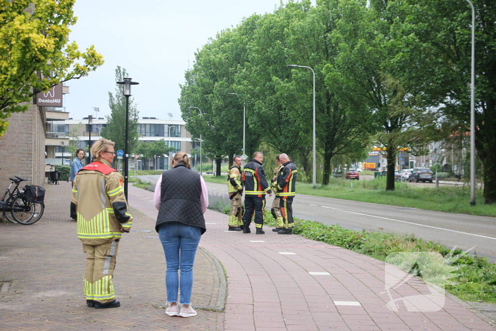 Brandweer helpt buitengesloten bewoonster