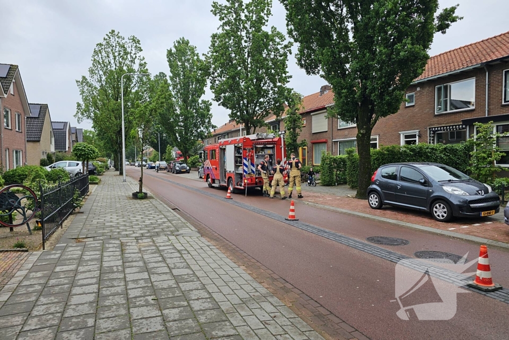 Brandweer verricht metingen naar vreemde lucht