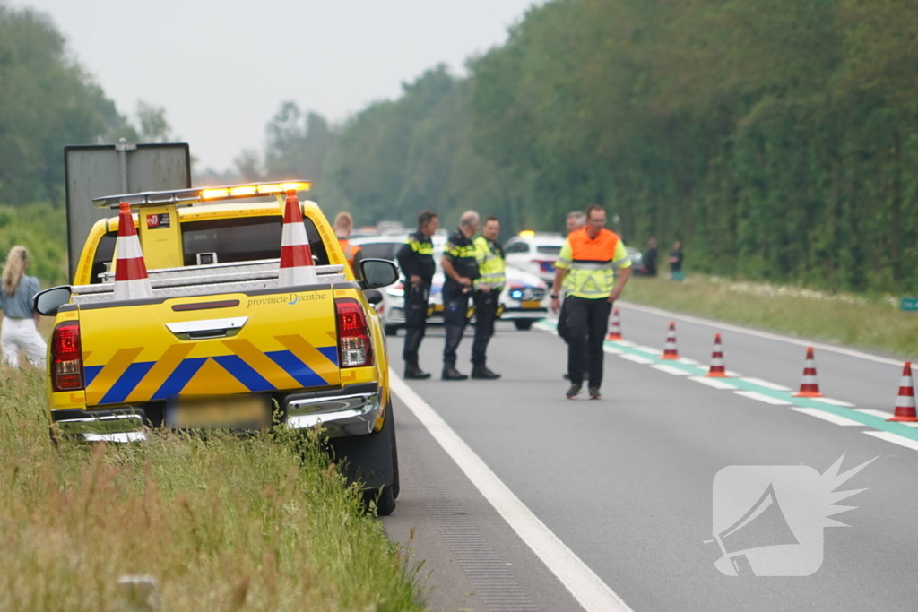 Klapband zorgt voor ongeval op N381