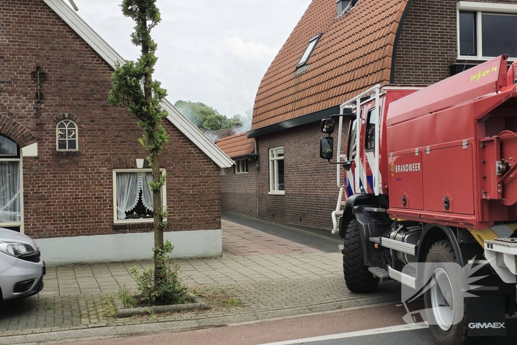 Veel bekijks bij brand in bijgebouw