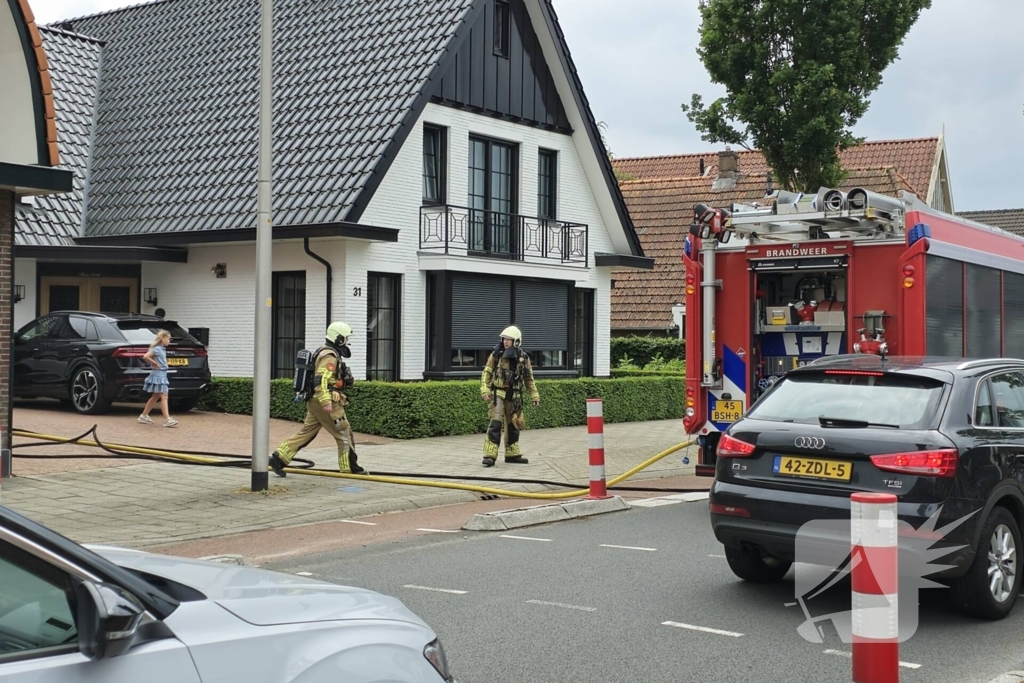 Veel bekijks bij brand in bijgebouw