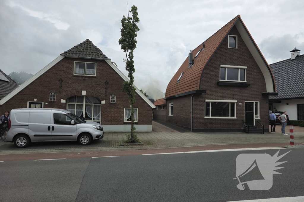 Veel bekijks bij brand in bijgebouw