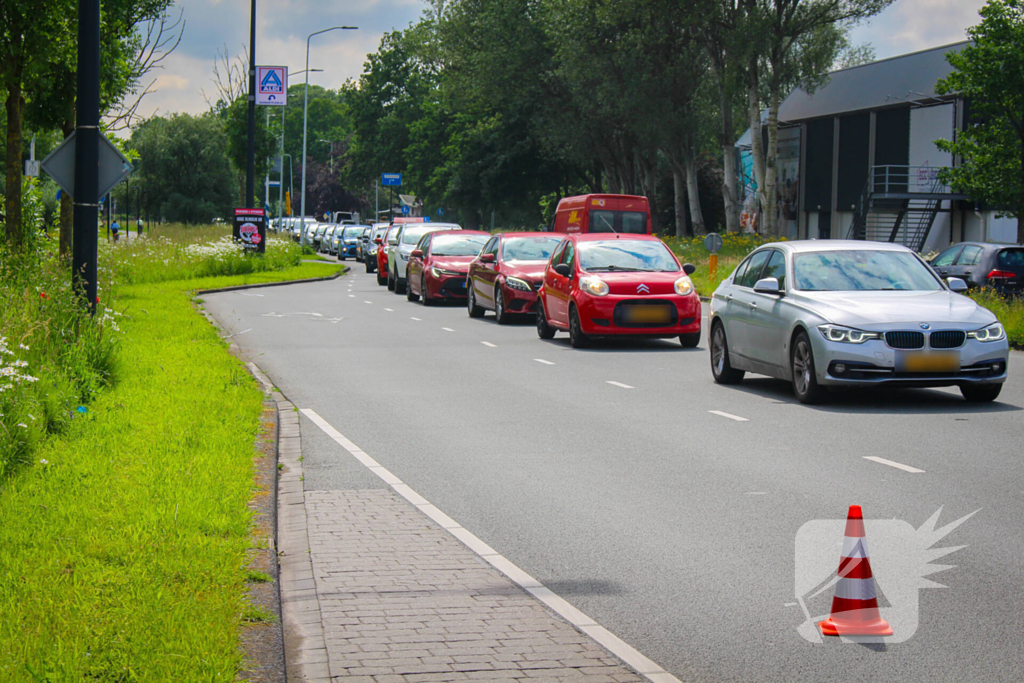 Twee voertuigen betrokken bij kop-staartbotsing