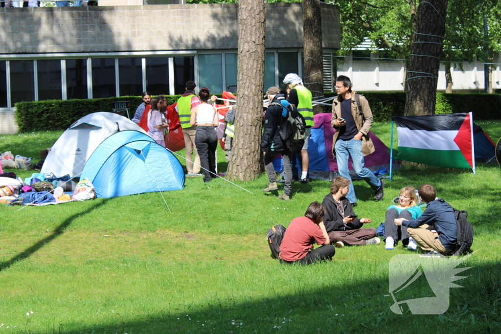 Studenten richten tentenkamp in tegen banden met Israël