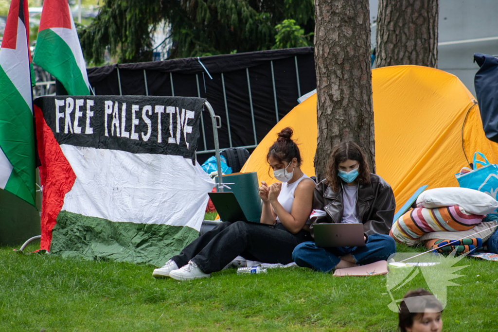 Studenten richten tentenkamp in tegen banden met Israël