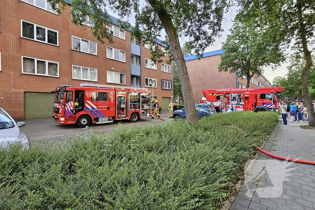 Brandweer weet flatbrand snel onder controle te krijgen