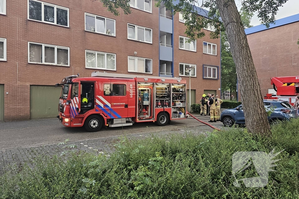 Brandweer weet flatbrand snel onder controle te krijgen