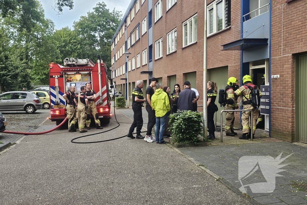 Brandweer weet flatbrand snel onder controle te krijgen