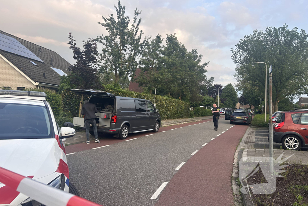 Politie lost waarschuwingsschoten bij inval