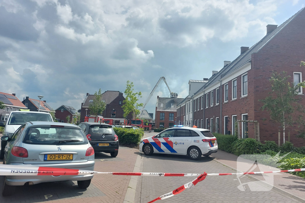 Flinke brand op dak van nieuwbouwwoning