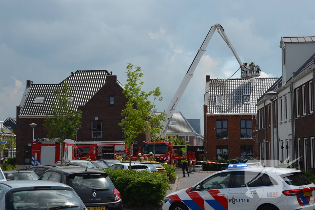 Flinke brand op dak van nieuwbouwwoning