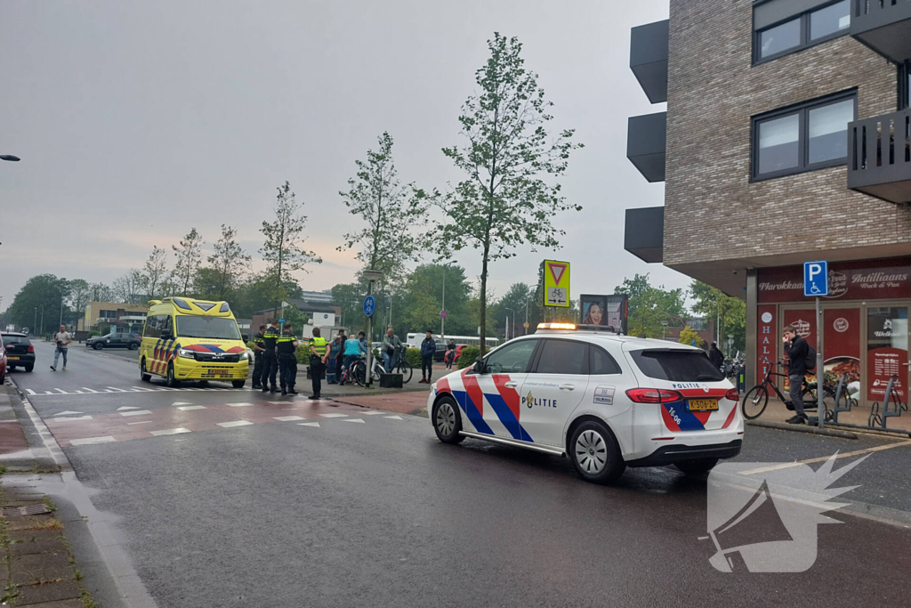 Fietser gewond bij botsing met auto