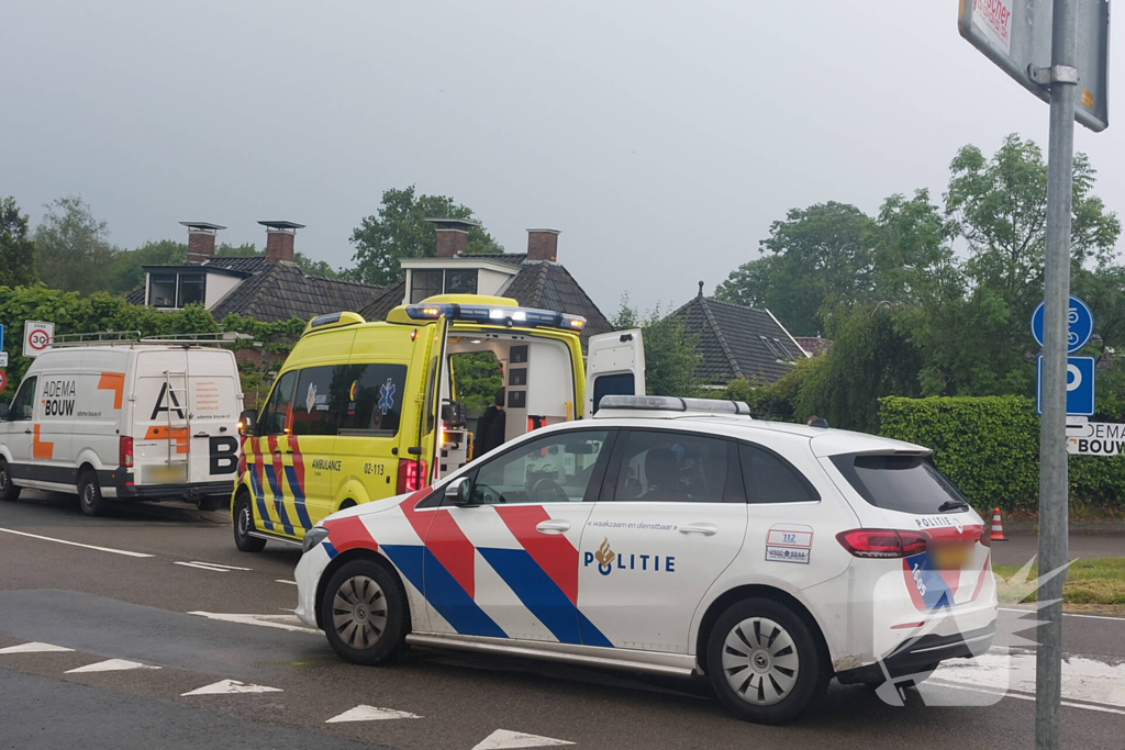 Scooterrijdster gaat onderuit en raakt gewond