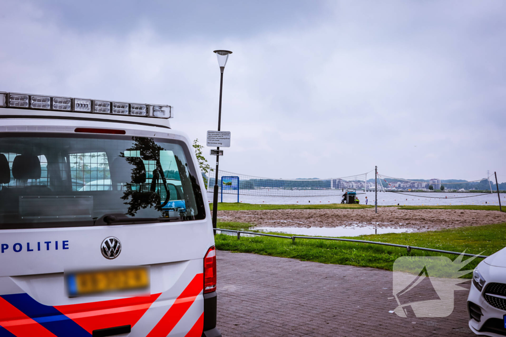 Vermiste kinderen teruggevonden op het strand