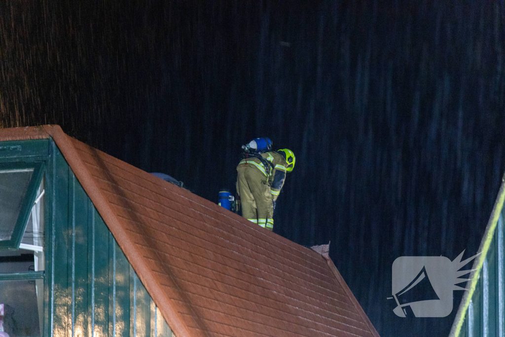 Veel brandschade aan vakantiewoning door overslag vanuit vuurkorf