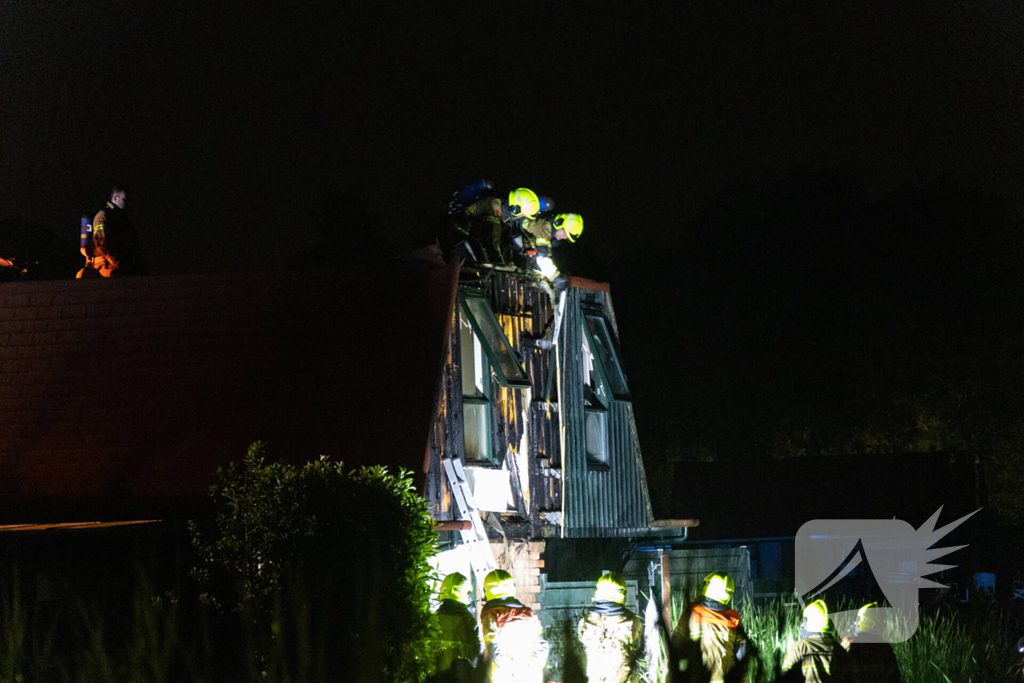 Veel brandschade aan vakantiewoning door overslag vanuit vuurkorf