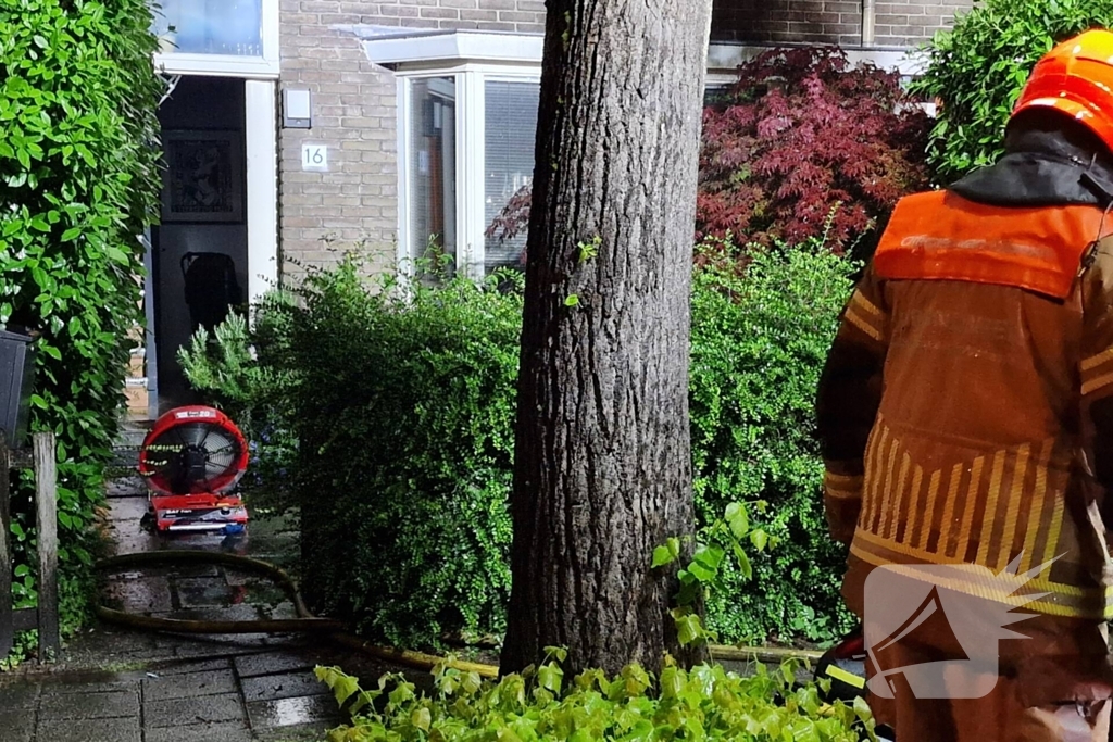 Drie gewonden bij woningbrand