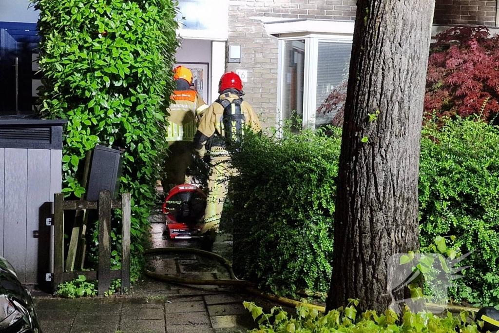 Drie gewonden bij woningbrand