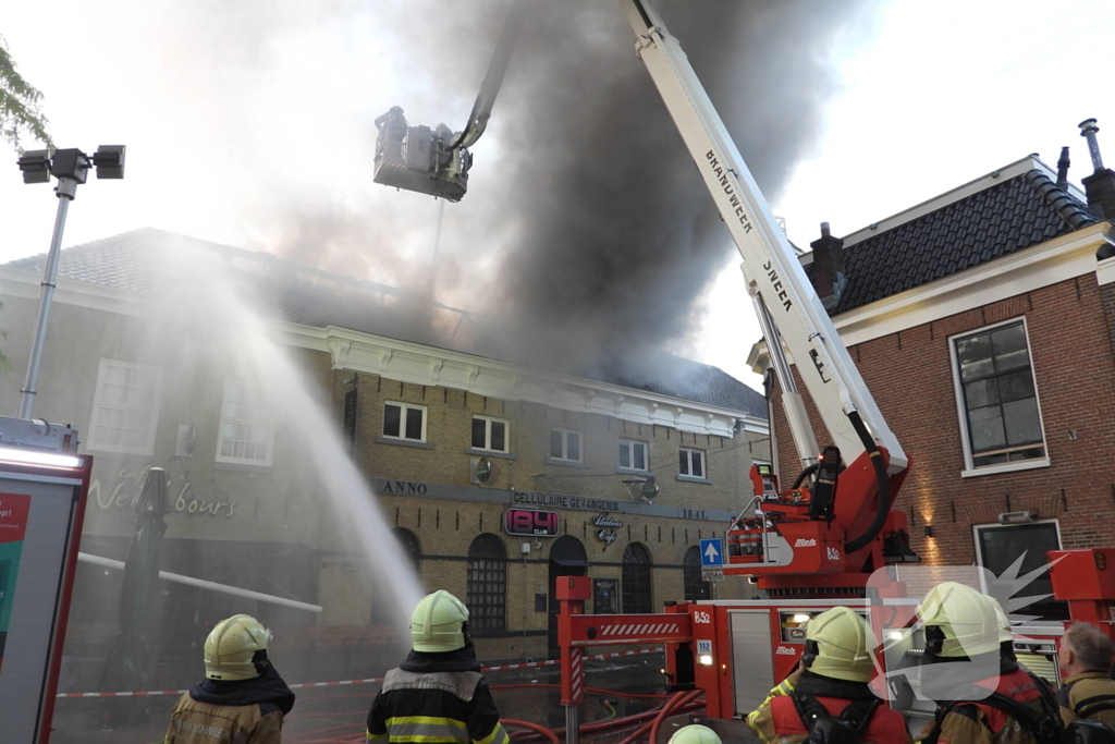 Grote brand in uitgaansgelegenheid