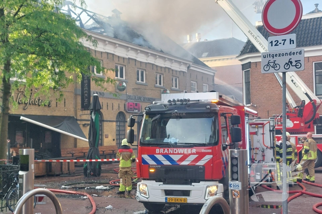 Grote brand in uitgaansgelegenheid