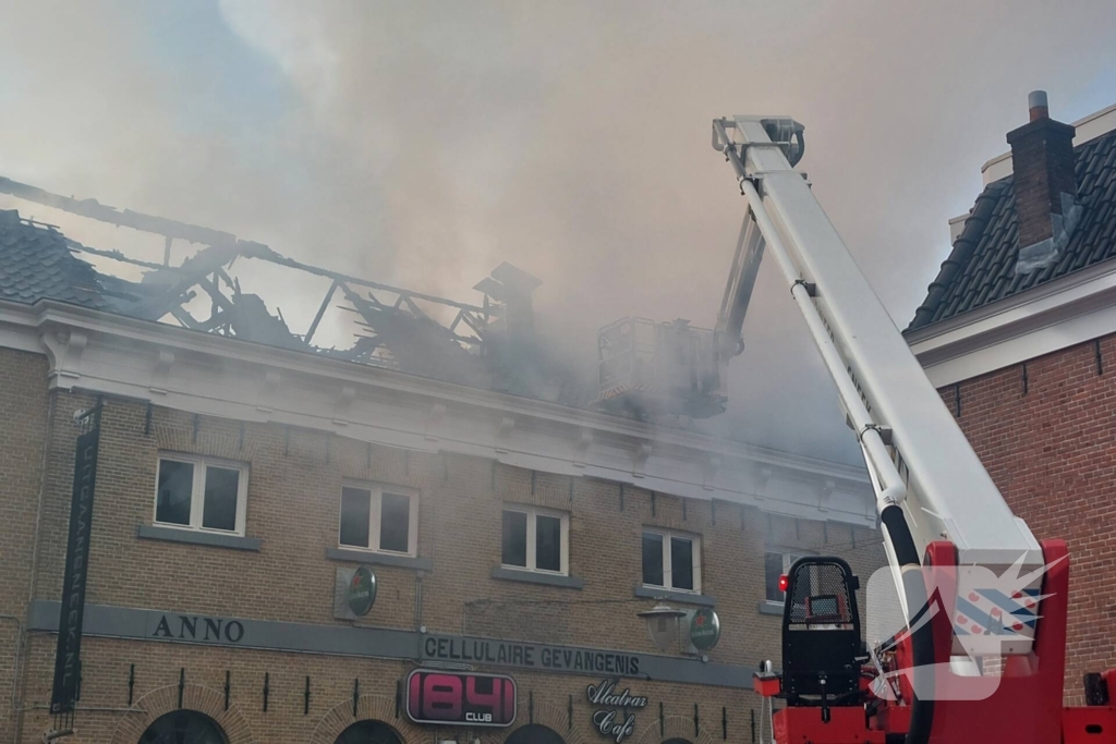 Grote brand in uitgaansgelegenheid