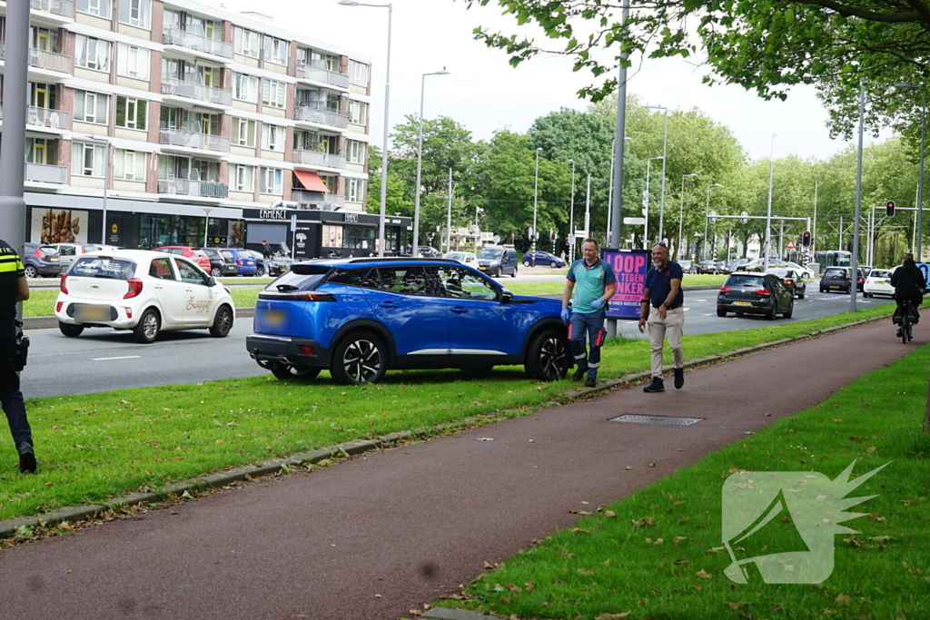 Kind op loopfiets aangereden door automobilist