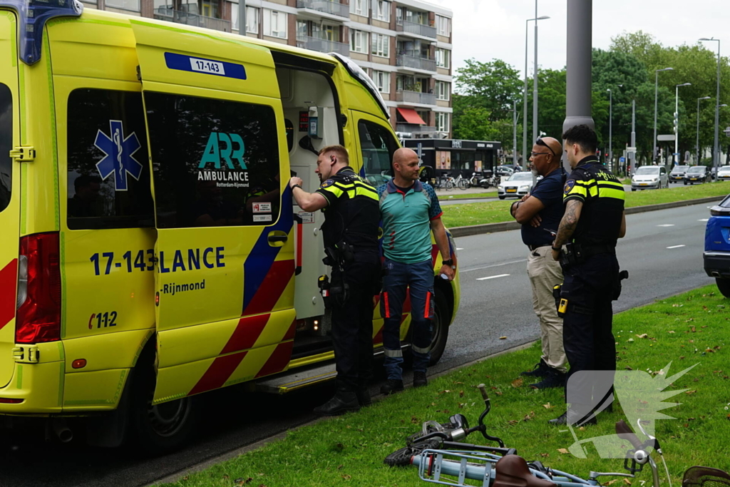 Kind op loopfiets aangereden door automobilist