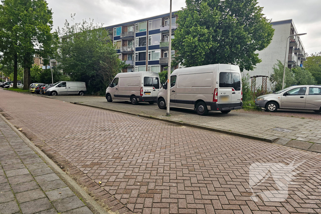 Politie aanwezig na aantreffen van overleden persoon in woning