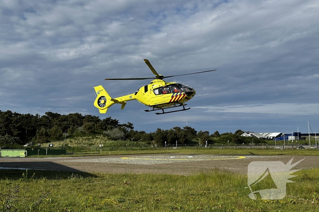 Traumahelikopter landt ter ondersteuning bij de huisartsenpraktijk