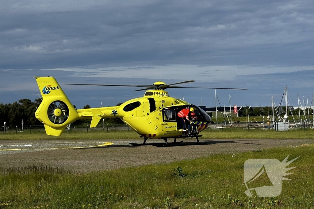 Traumahelikopter landt ter ondersteuning bij de huisartsenpraktijk