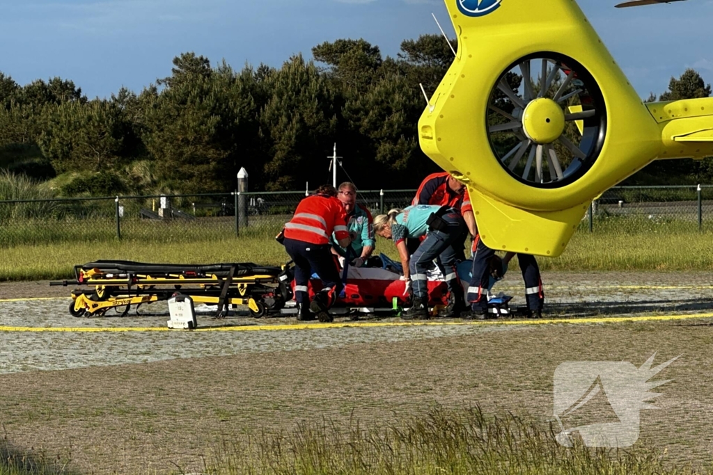 Traumahelikopter landt ter ondersteuning bij de huisartsenpraktijk