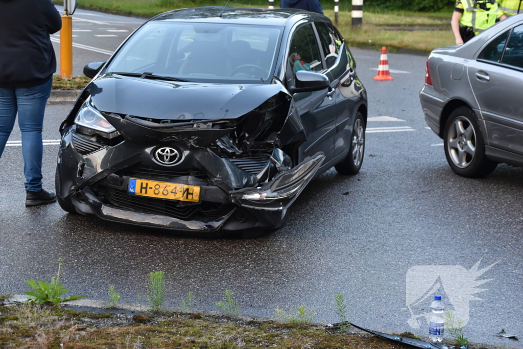 Flinke schade bij ongeval op kruising