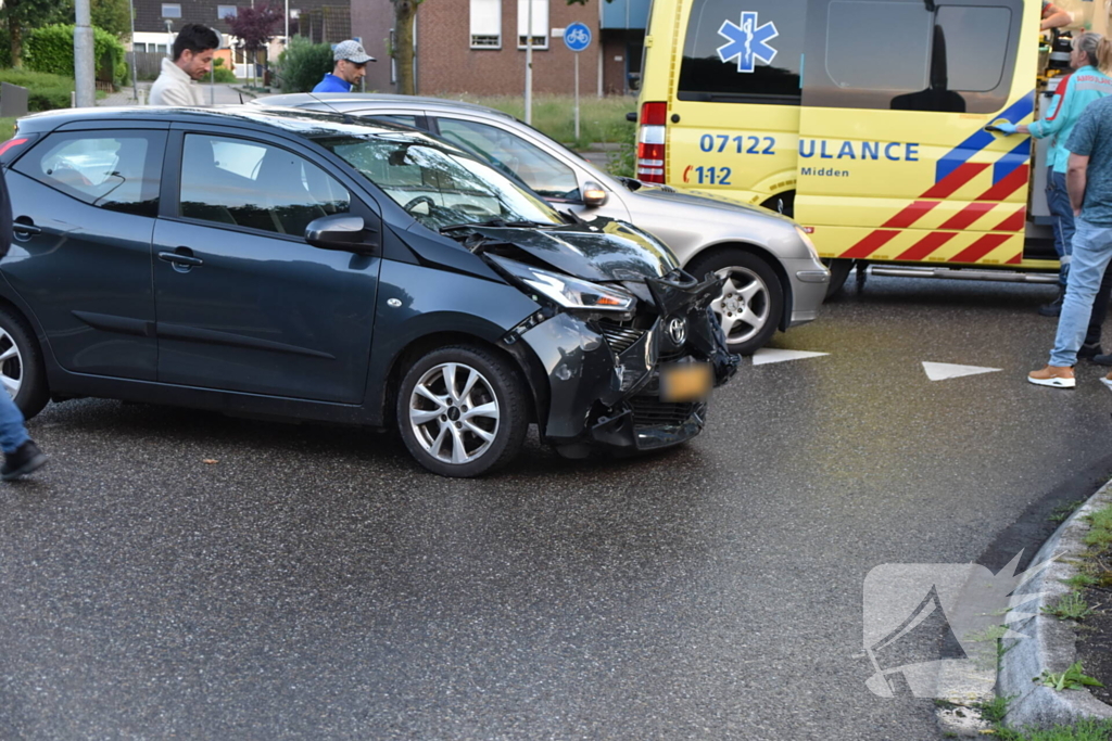 Flinke schade bij ongeval op kruising