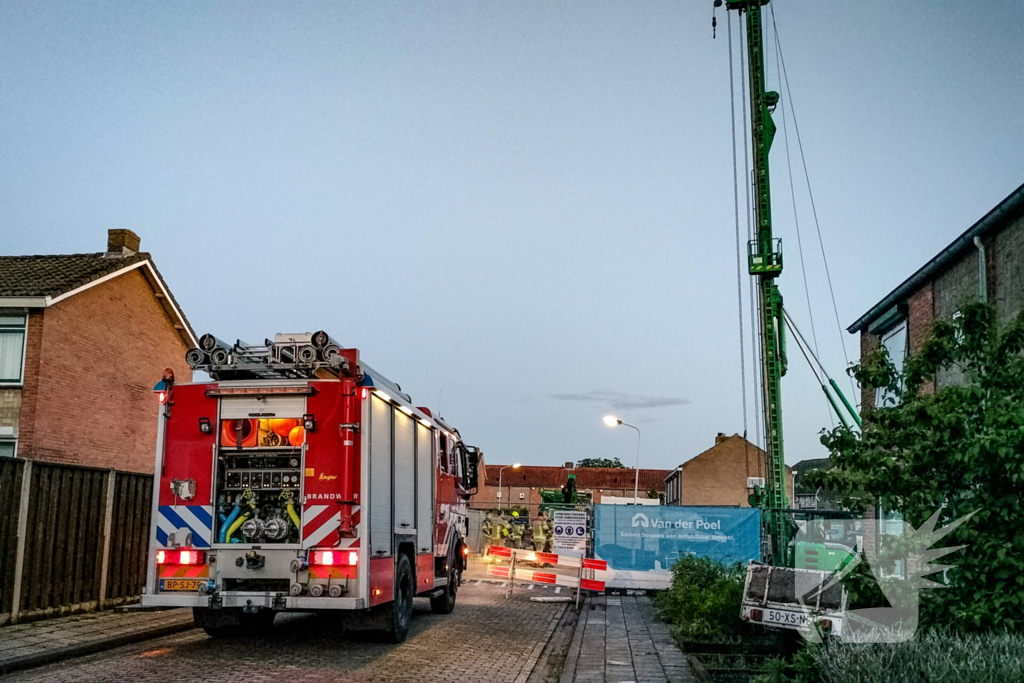 Brandweer spoelt riool door na vreemde lucht