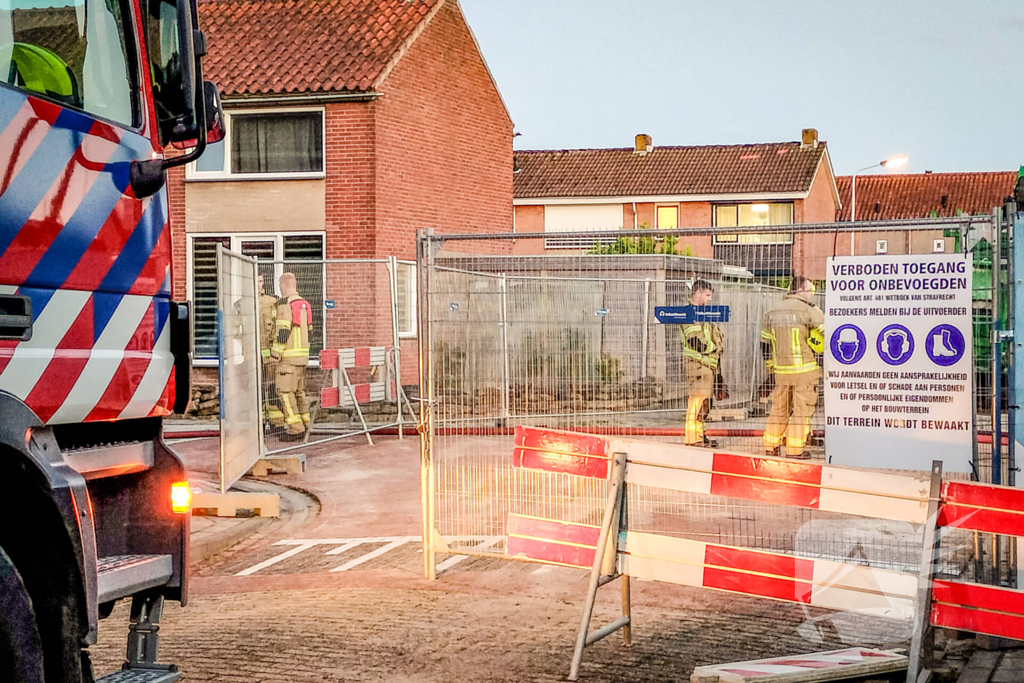 Brandweer spoelt riool door na vreemde lucht