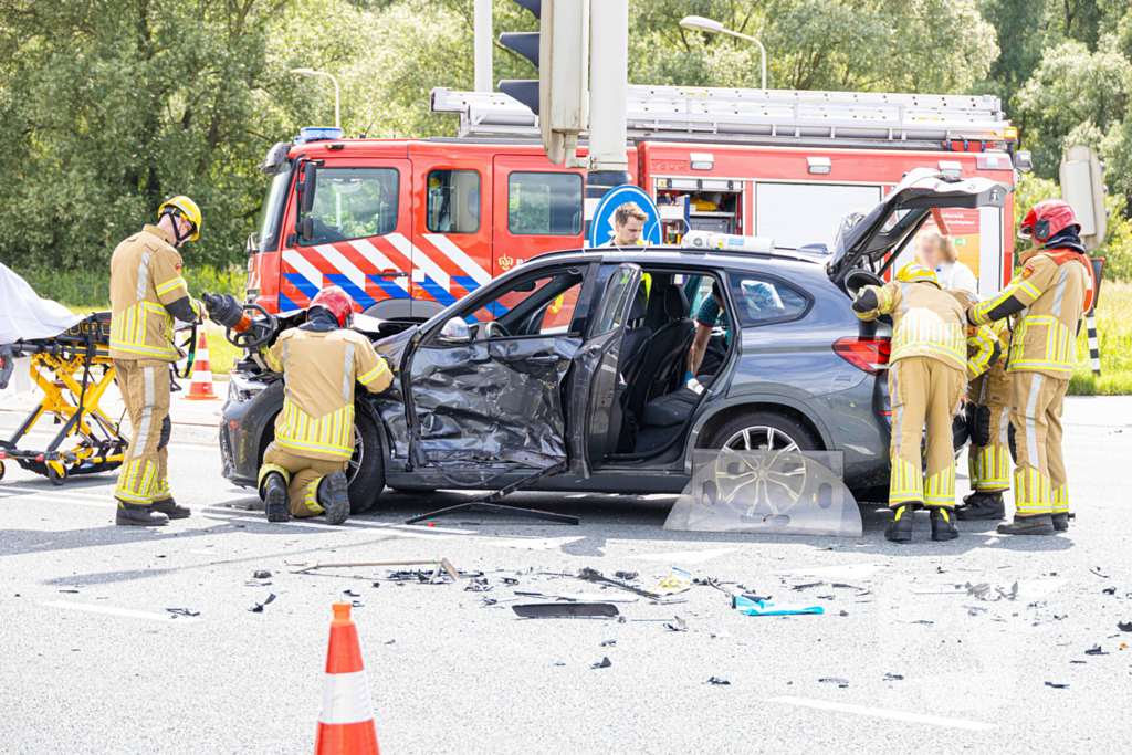 Gewonde bij aanrijding op kruising bij afrit