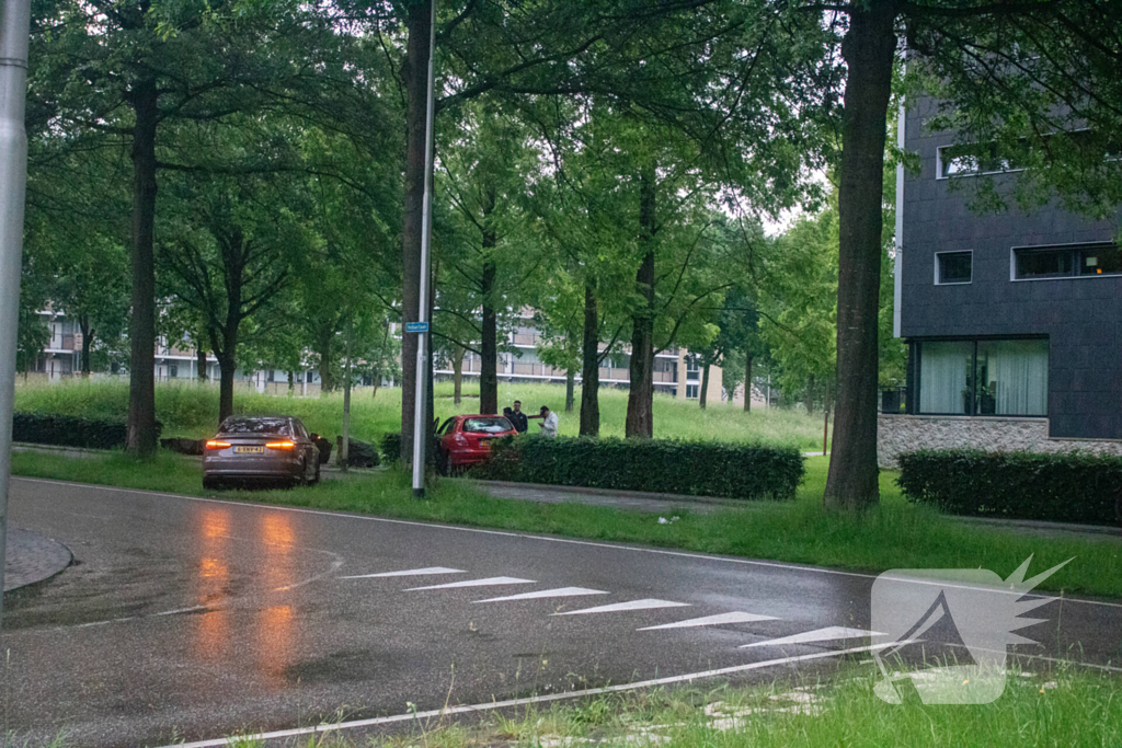 Veel schade bij enkelzijdige aanrijding