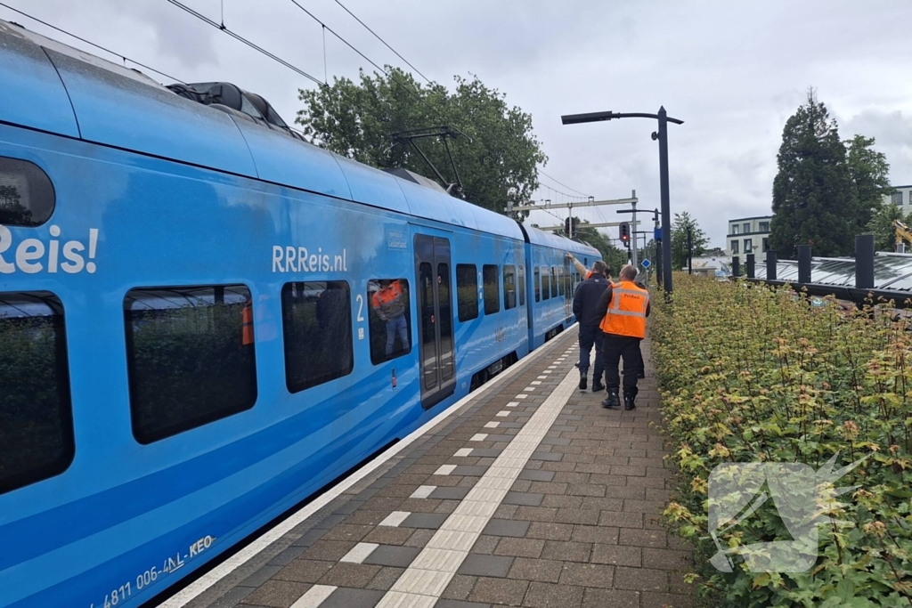 Geen treinen op station Barneveld Centrum door losse bovenleiding