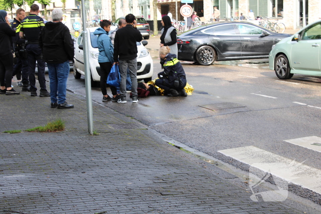 Fietser gewond bij botsing met auto