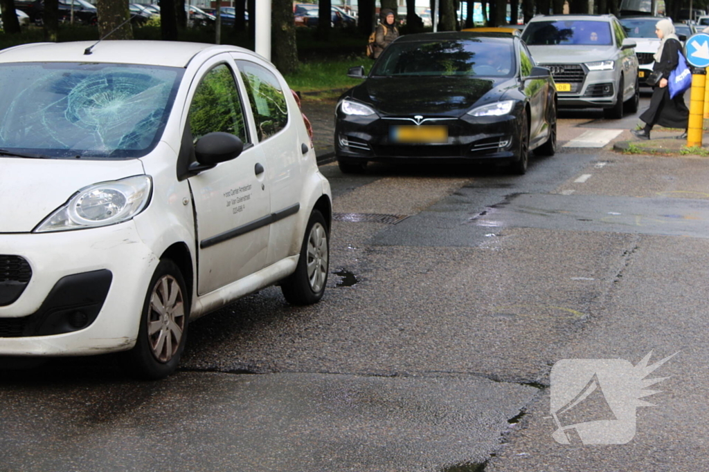 Fietser gewond bij botsing met auto